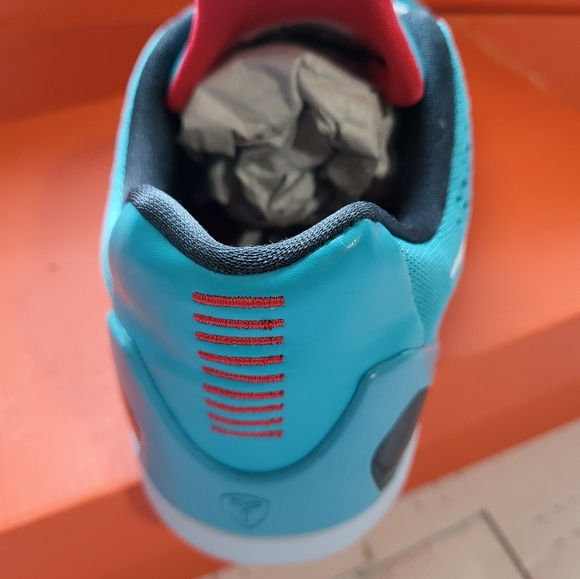 Kobe 9 Nike Dusty Cactus shoes, size 6.5y, excellent condition in original box - Picture 10 of 16